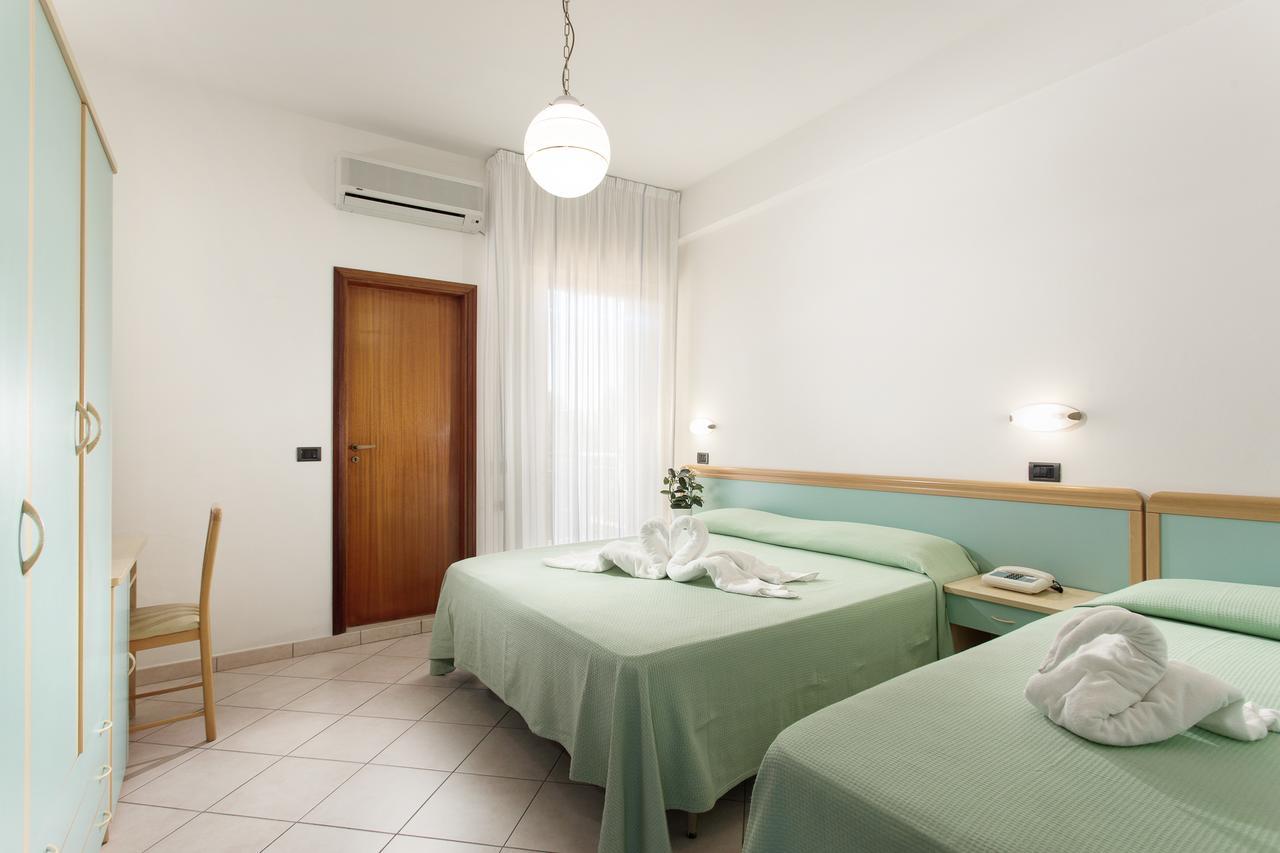 Hotel Costaverde Cesenatico Buitenkant foto