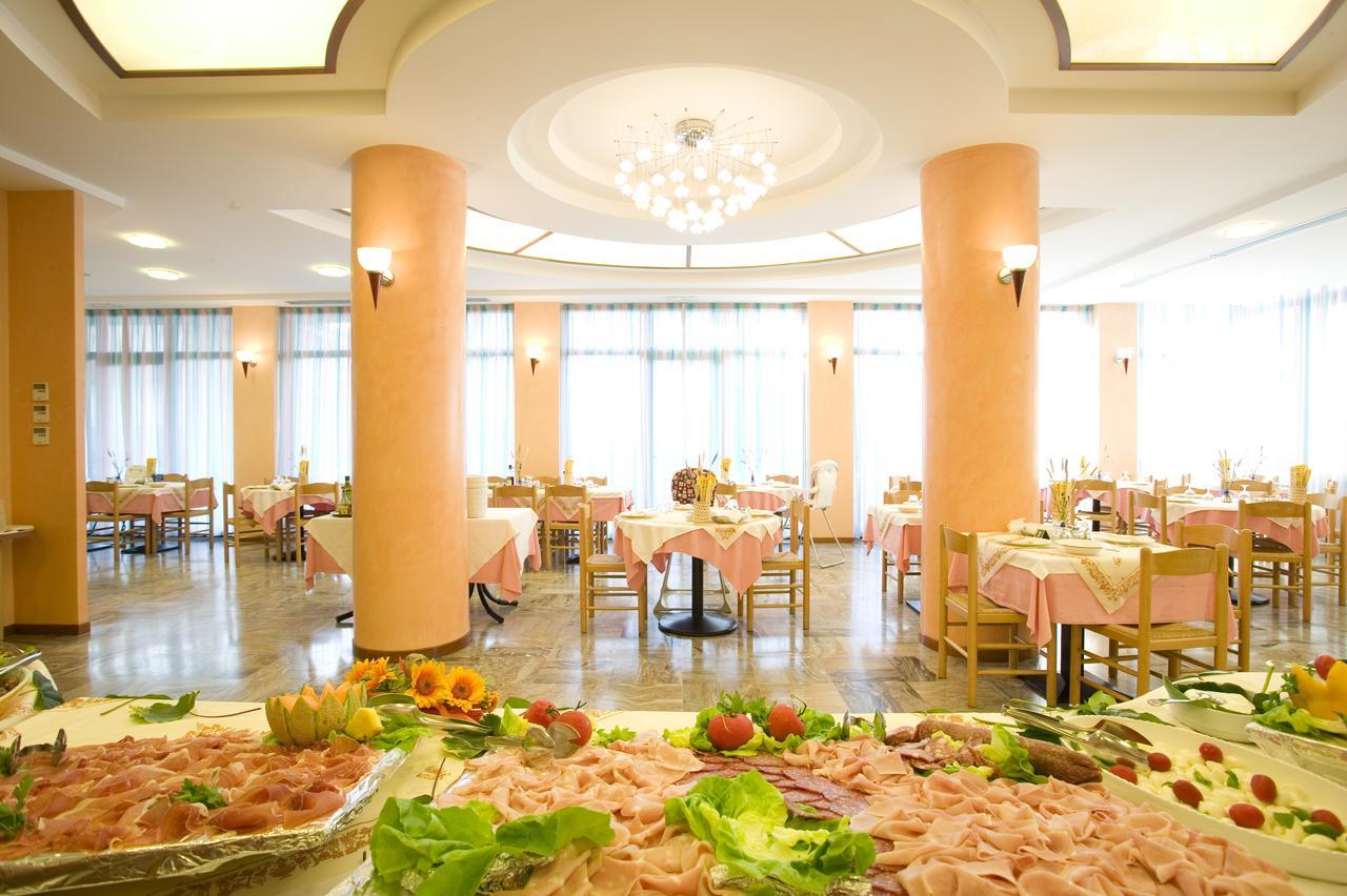 Hotel Costaverde Cesenatico Buitenkant foto